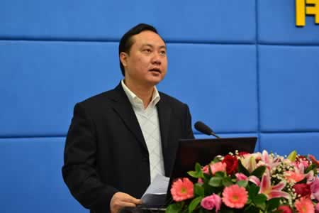 禅城区佛山市第六小学家长李文雄先生作经验介绍
