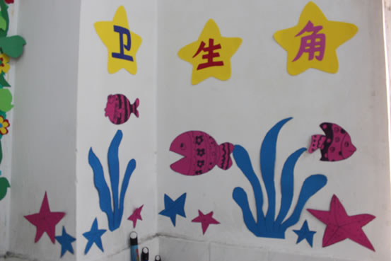 校园一角装饰色彩画